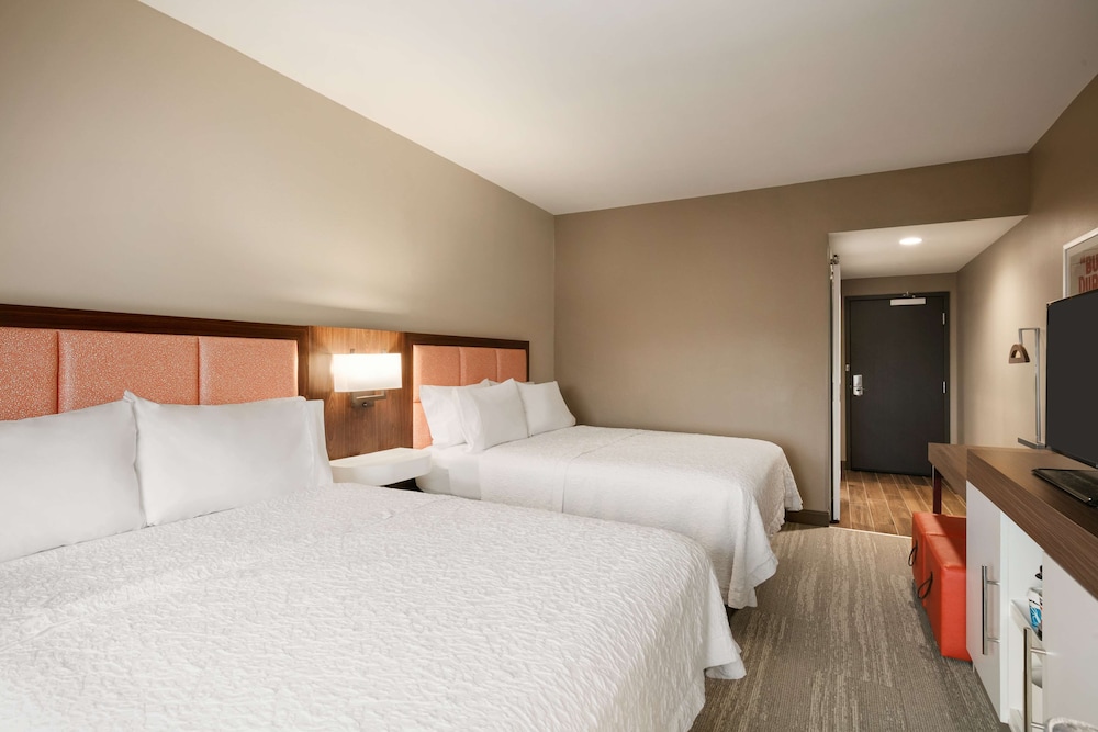 Hampton Inn Kernersville - photo 18