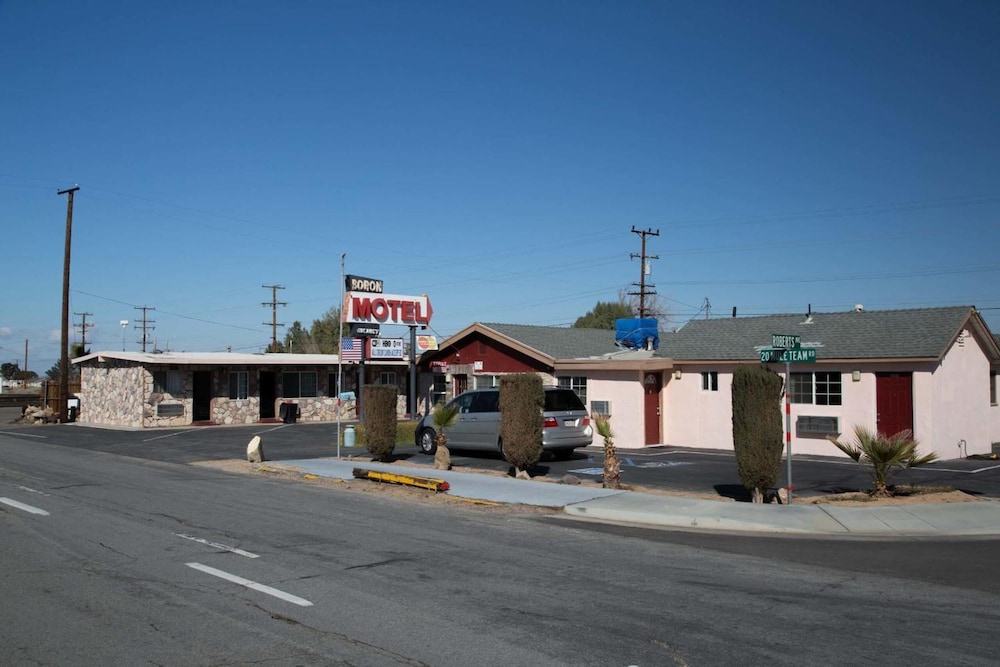 Boron Motel - photo 32