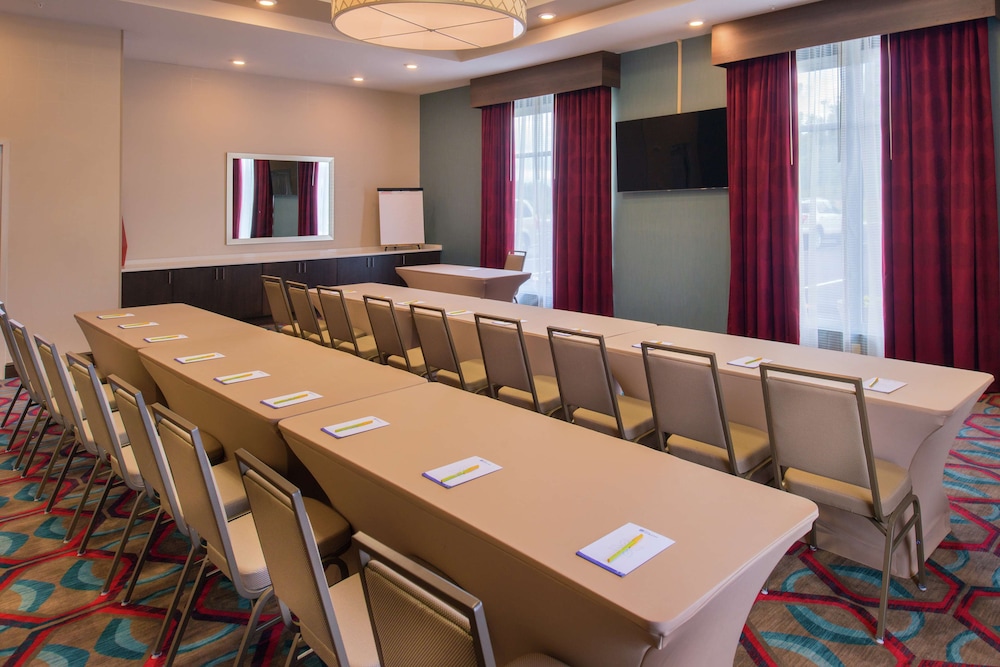 Hilton Garden Inn Bristol - photo 55