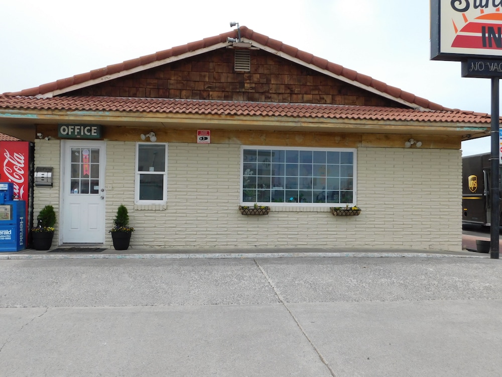 Sunland Inn - photo 15