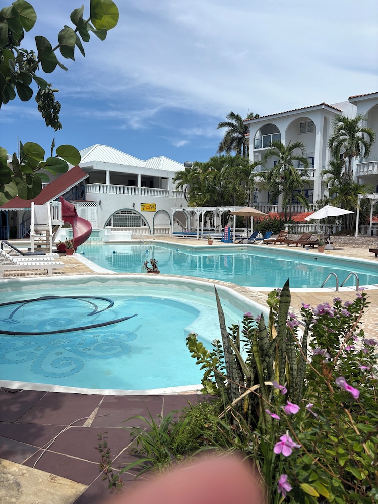 Runaway Bay Caldo Tours in Runaway Bay, Jamaica