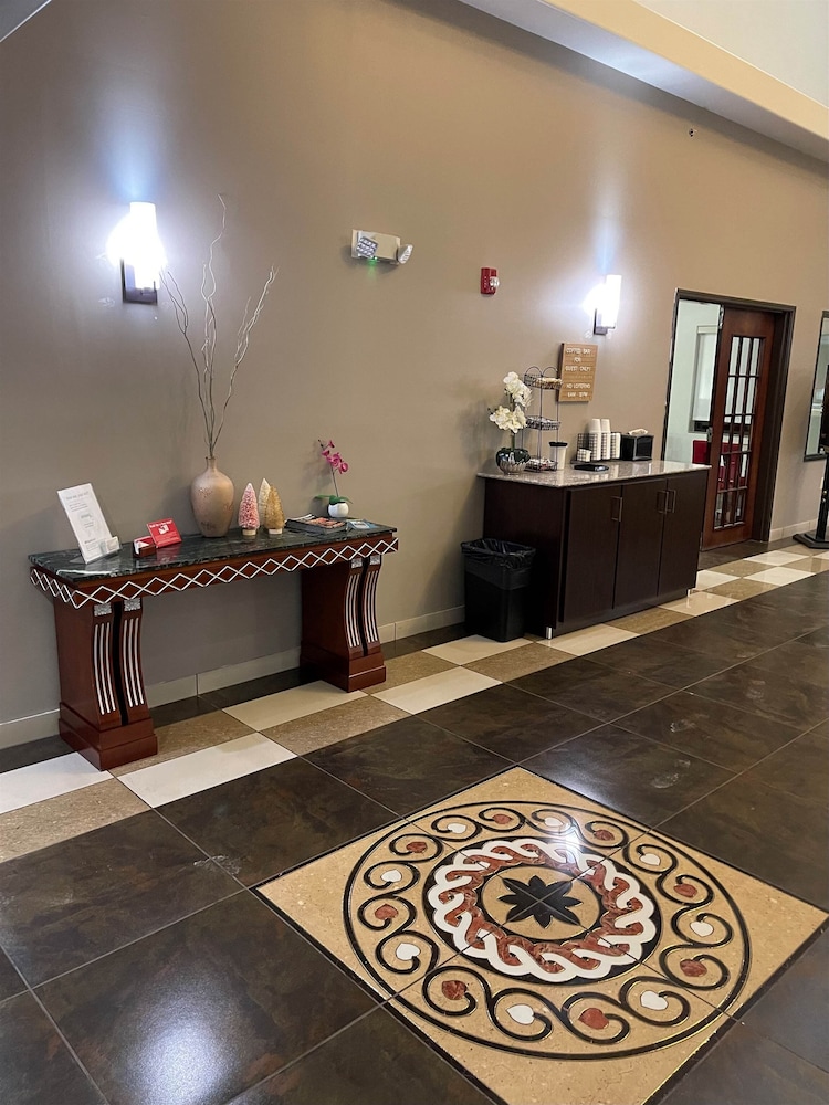 Red Roof Inn & Suites Detroit Melvindale Dearborn - photo 22