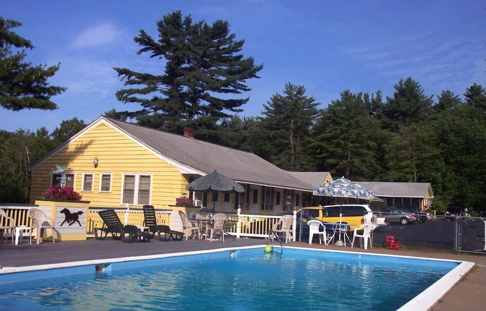 Lake Winnipesaukee Motel - photo 42