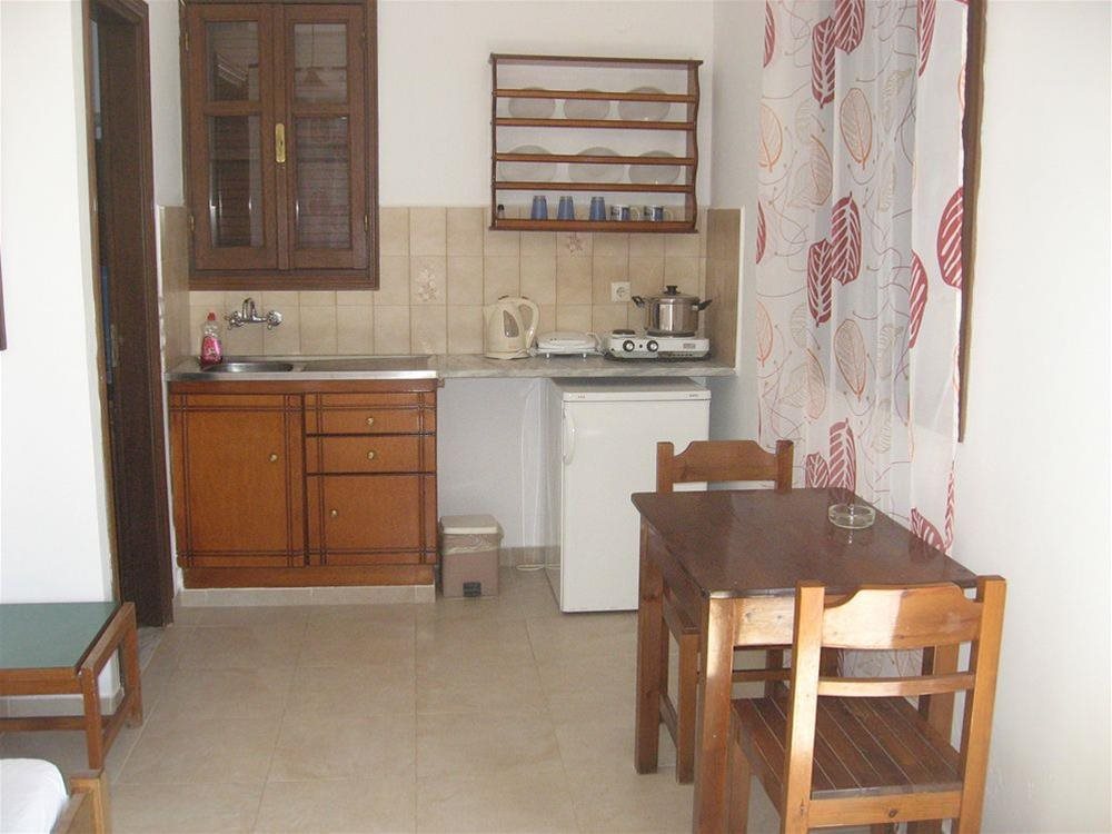Roses Studios - carbon neutral hotel in Kos