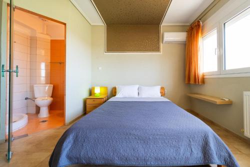 Azure Flat 2 Bedrs 2 Wcs in Nea Peramos, Greece