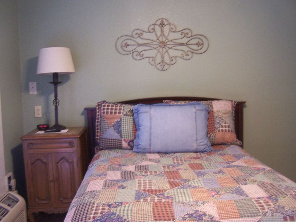 Blanco County Inn - photo 18
