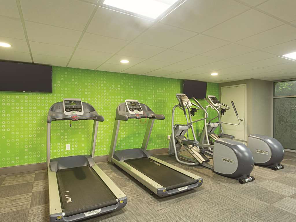 La Quinta Inn & Suites by Wyndham Baltimore BWI Airport - photo 17