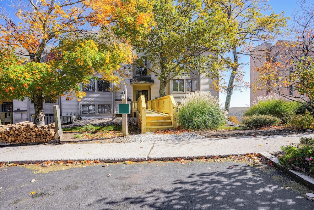1 Mi to Wintergreen Resort Mtn View Condo - photo 25