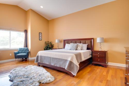 Cape Canaveral Townhome Half mi to Beach — hotel in Cape Canaveral