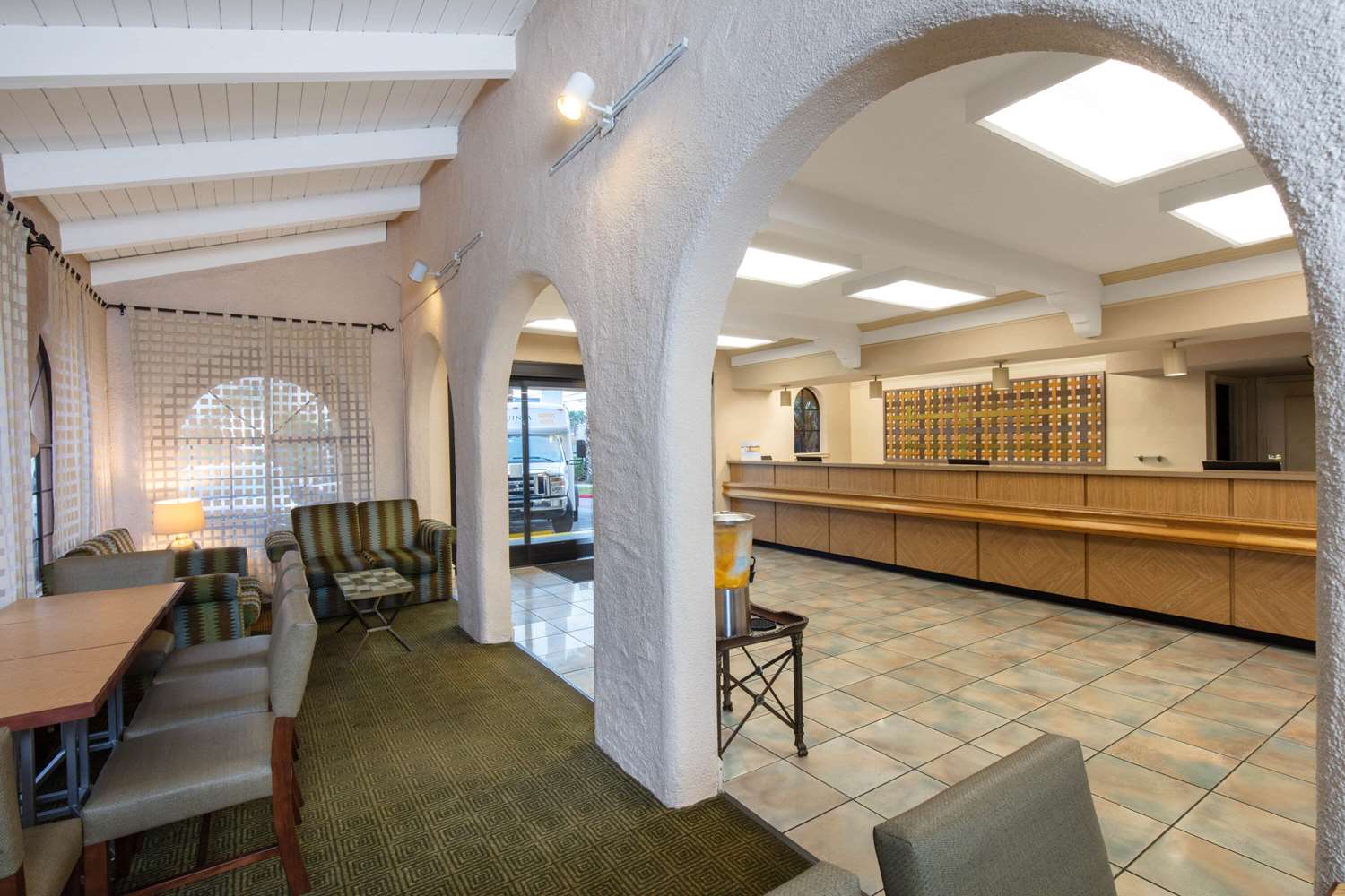 La Quinta Inn and Suites by Wyndham Las Vegas Airport N Conv. - photo 15