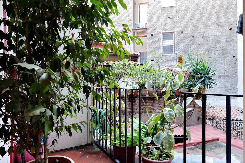 Golden House BuddyRent — 4-Star Luxury Hotel in Rome, Italy