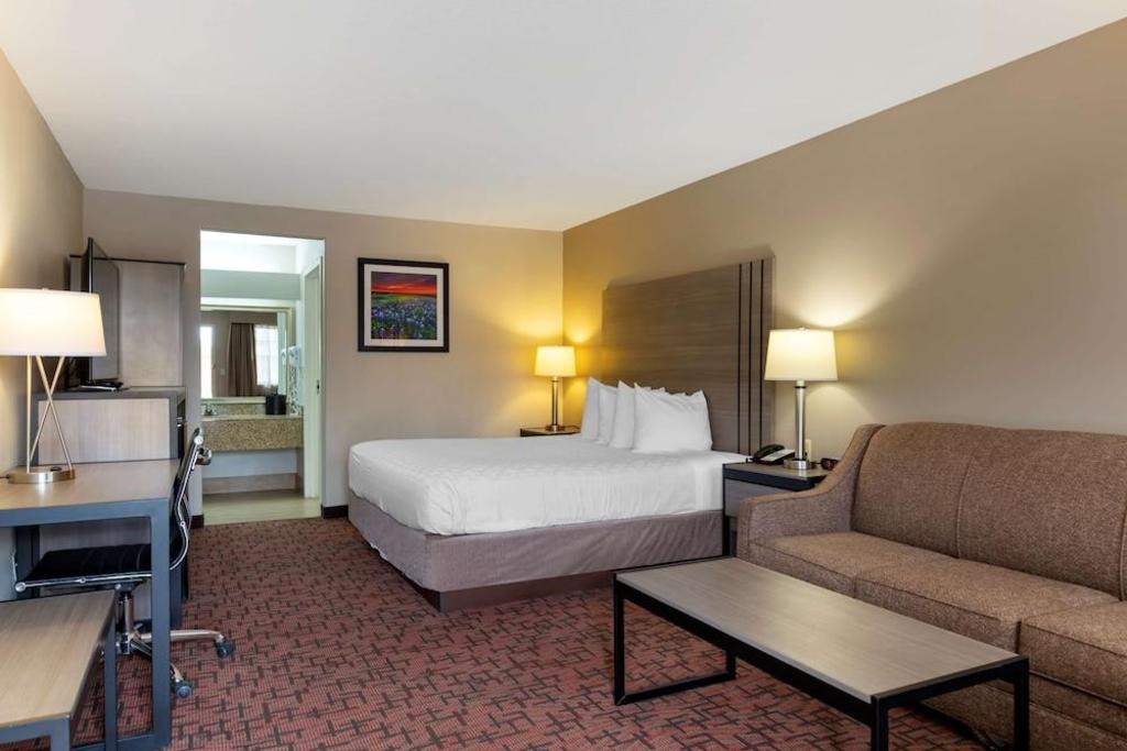 Marble Falls Inn - photo 35