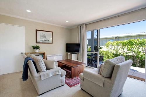 Wonderful Guest Suite Steps to St Heliers Beach — 4-Star Luxury Hotel in Auckland, New Zealand