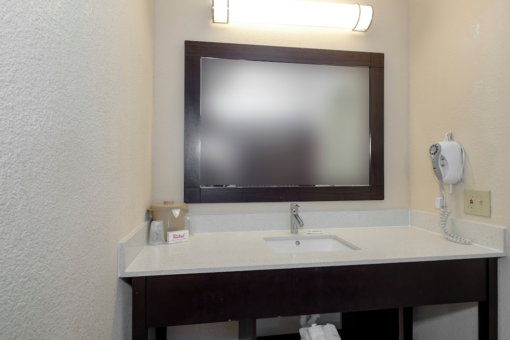Red Roof Inn Tallahassee University - photo 26