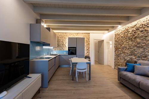 A Garda Dream Luxury Apartments — 4-Star Luxury Hotel in Bussolengo, Italy
