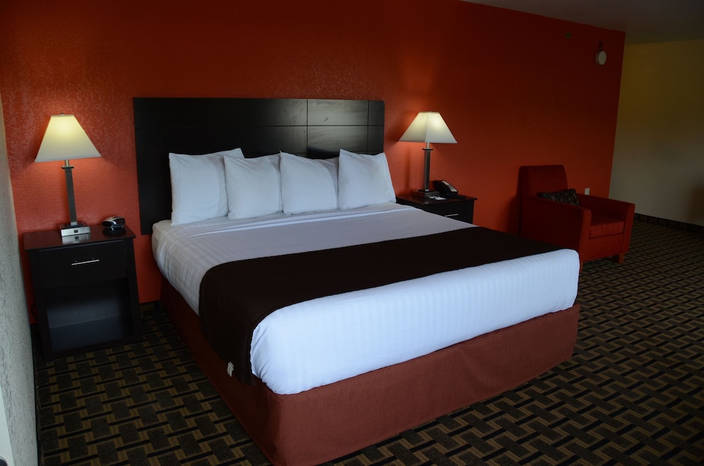 AmericInn by Wyndham West Burlington - photo 18