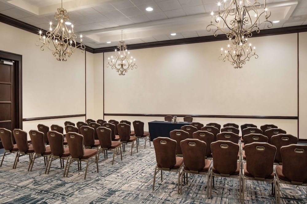 Embassy Suites by Hilton New Orleans - photo 53