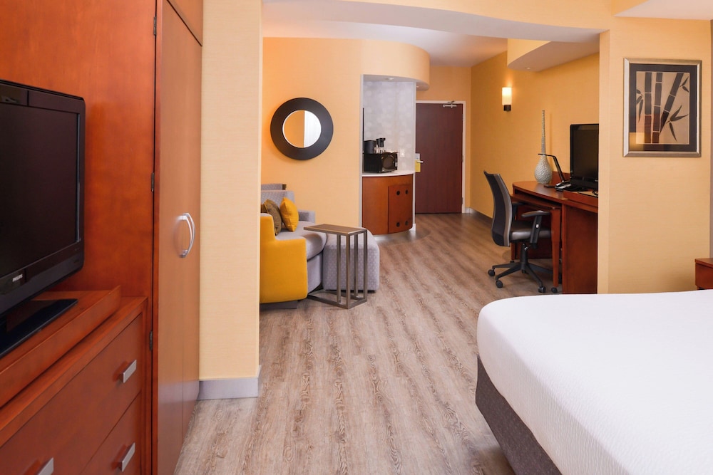 Courtyard Marriott Victorville - photo 13