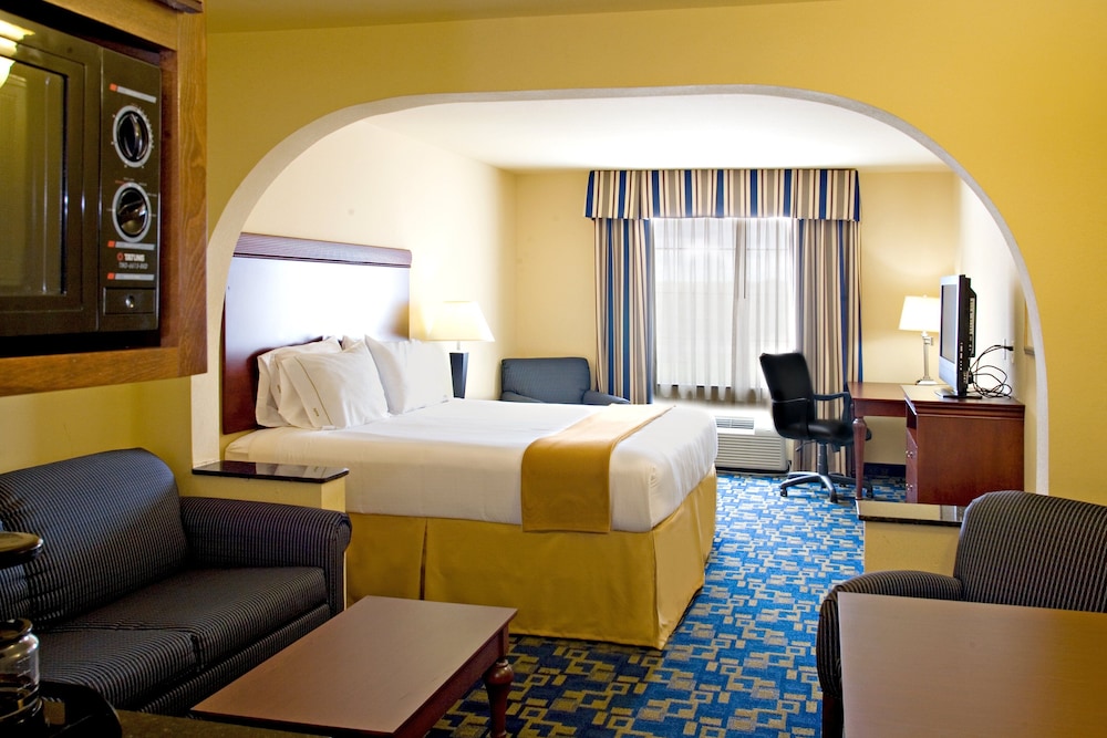 Holiday Inn Express and Suites Jourdanton Pleasant - photo 9