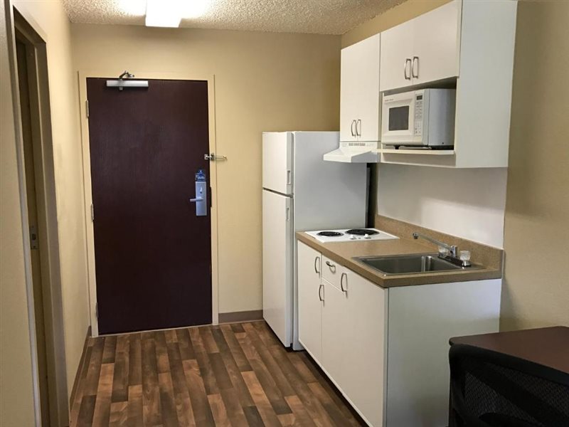 Extended Stay America Select Suites Detroit Farmington Hills - photo 10