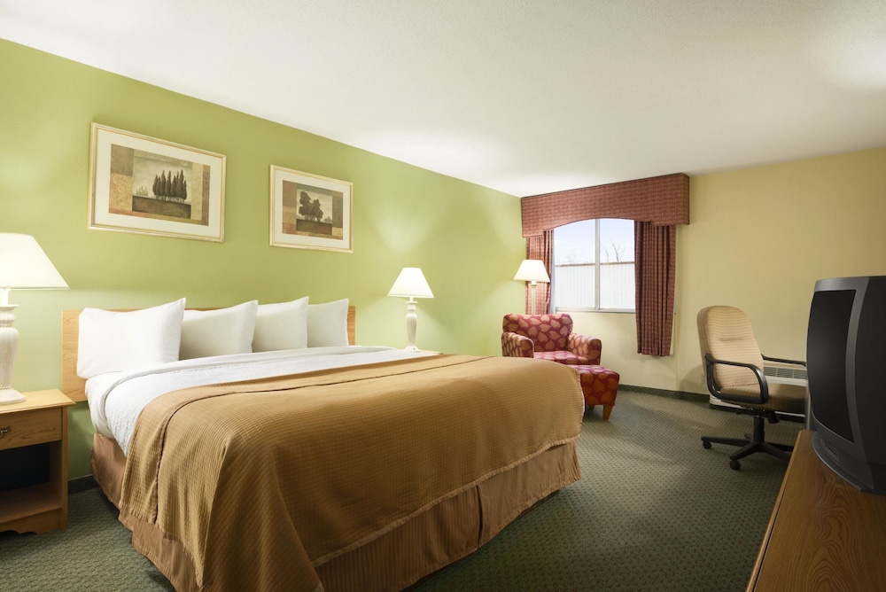 Travelodge by Wyndham Sturgis - photo 5