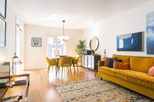 JP40 Secret 2 bedrs spot in the heart of the antiques — 4-Star Luxury Hotel in Lisbon, Portugal