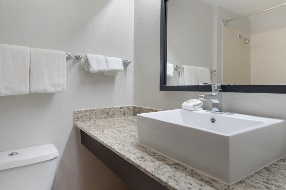 Red Roof Inn San Antonio Seaworld Northwest - photo 20