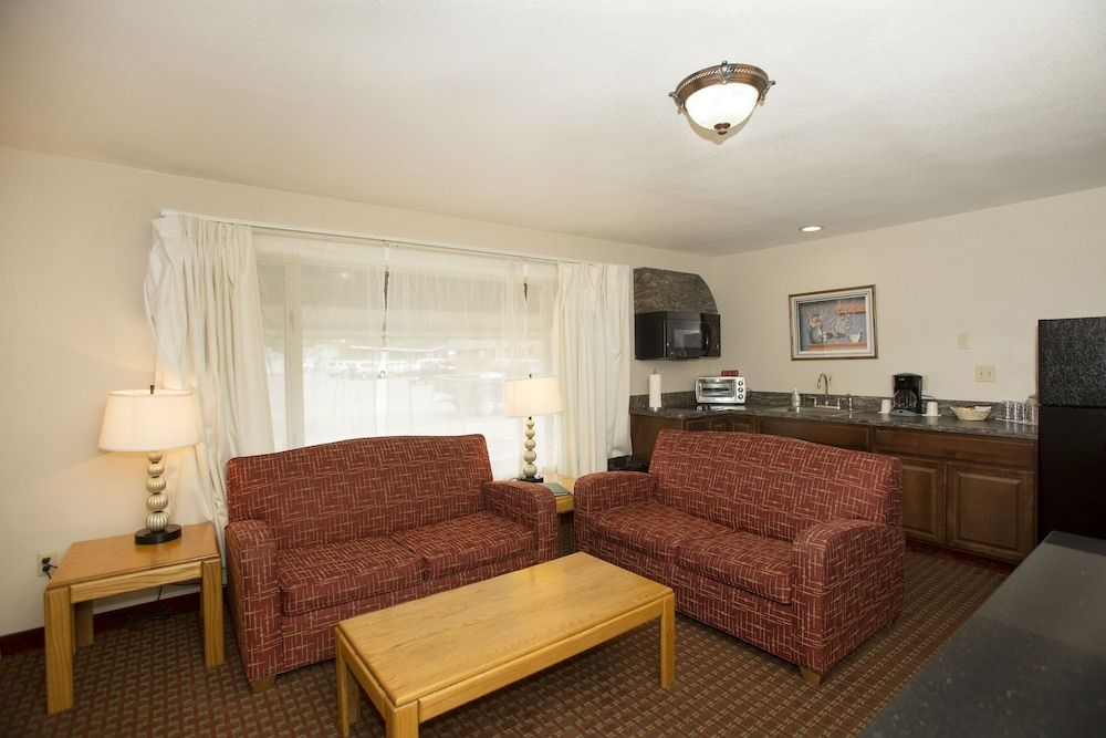 The Forks Motel - photo 9