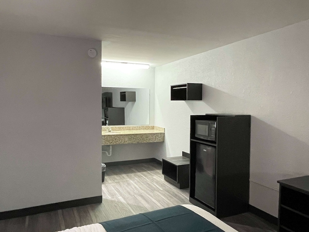Motel 6 West Columbia SC Airport - photo 16