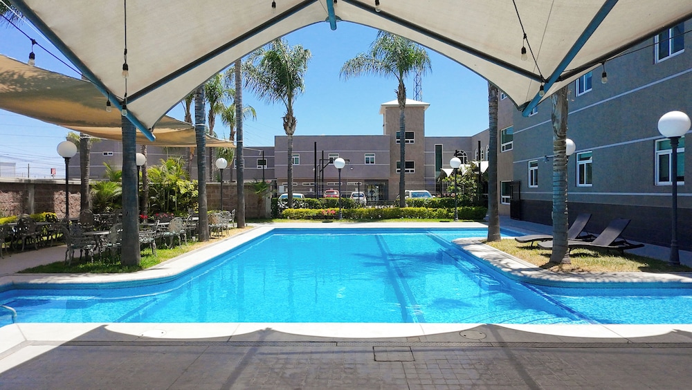 Hotel Suites Aliana — Salamanca