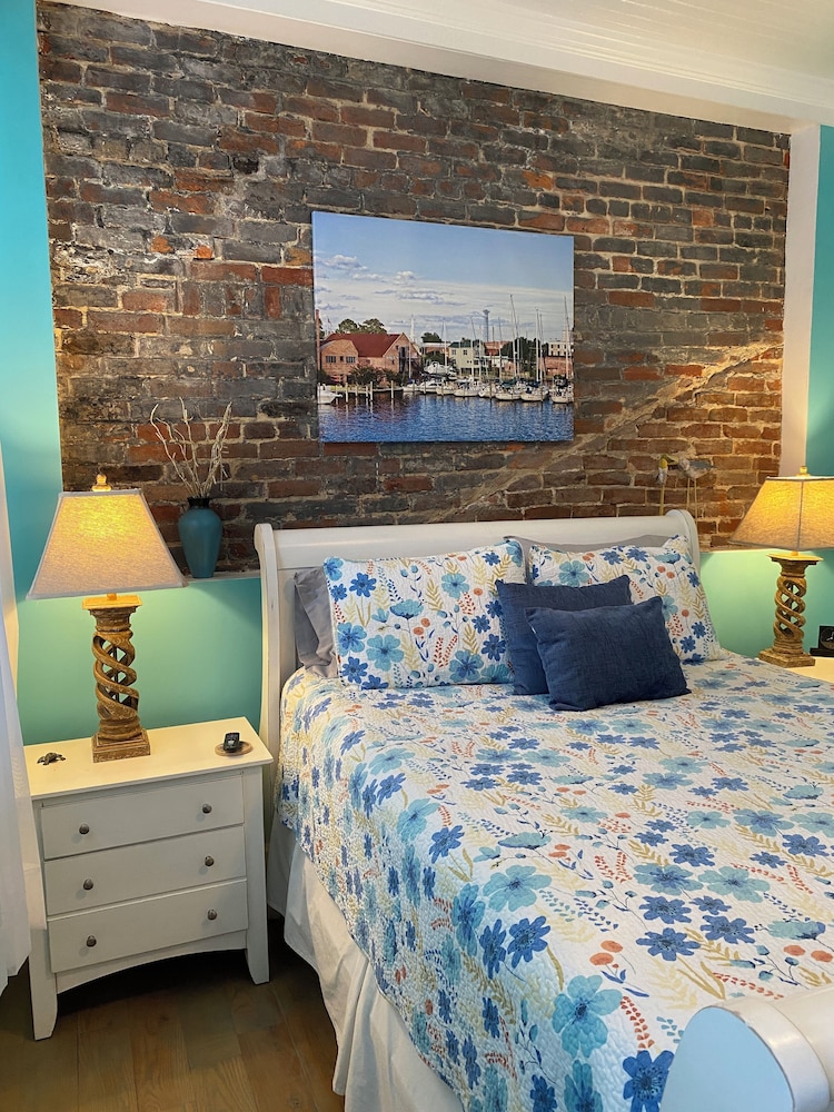 Little Inn on Main - photo 2