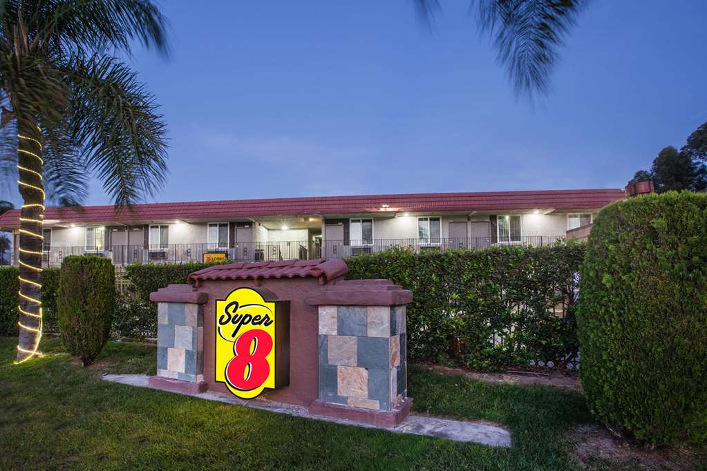 Super 8 by Wyndham Redlands San Bernardino — hotel in Redlands
