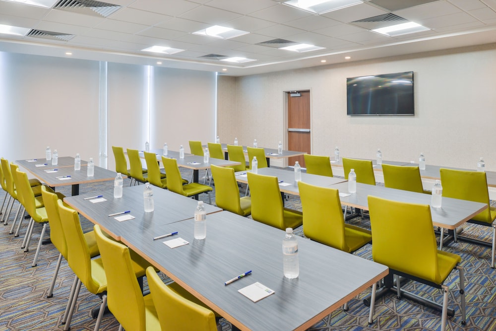 Holiday Inn Express & Suites Chadron by IHG - photo 37