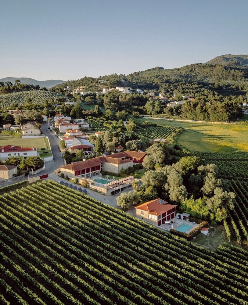 Casa Lata Wine & Tourism — 4-Star Luxury Hotel in Amares, Portugal