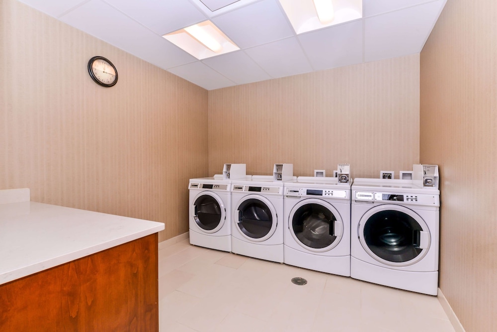 Hampton Inn & Suites Boulder North - photo 35