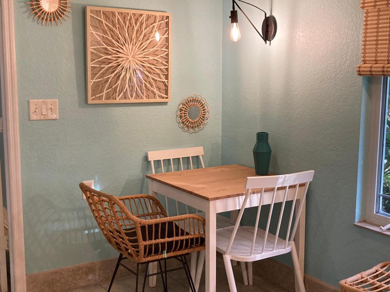 3gulls Inn Ozona Boutique Hotel Steps From Restaurants & Brewery Swimspa Pool Pet Friendly - photo 6