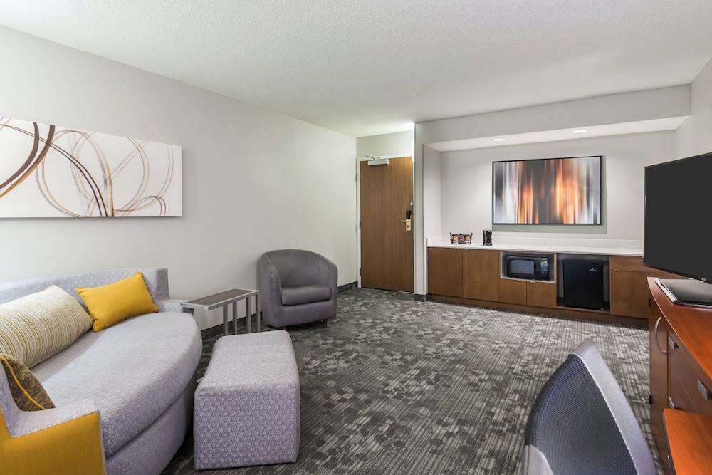 Courtyard by Marriott Mobile - photo 13