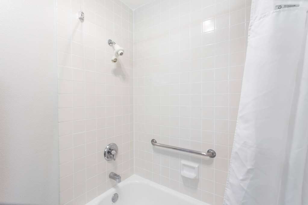 Ramada by Wyndham Oceanside - photo 7