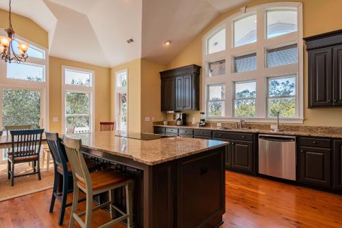 Alta Mira by Oak Island Accommodations - photo 9