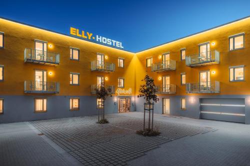 Elly Hostel — 4-Star Luxury Hotel in Freiberg, Germany