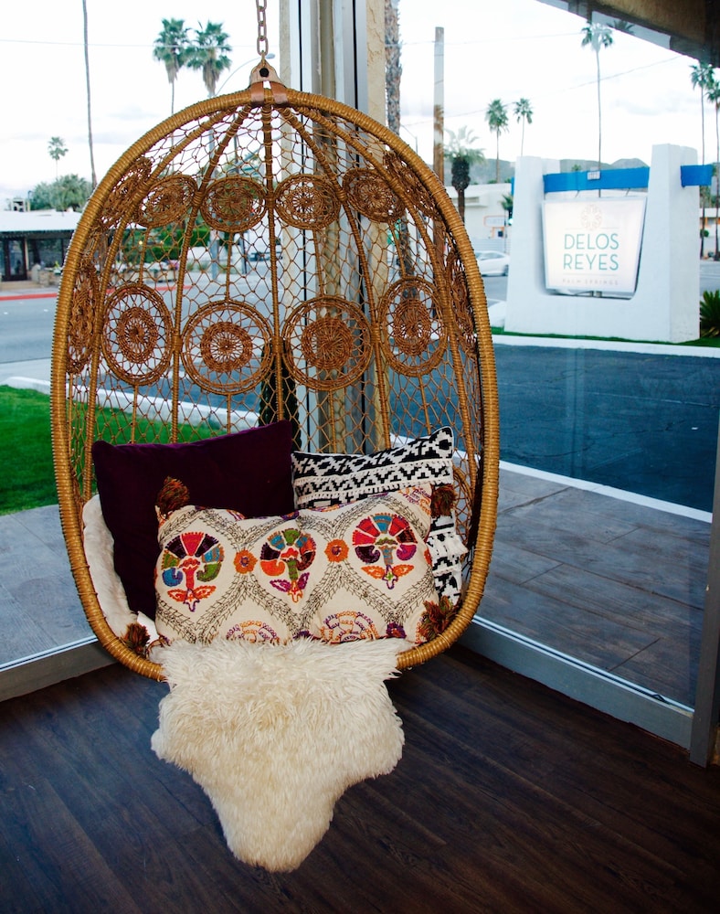 Delos Reyes Palm Springs - photo 3