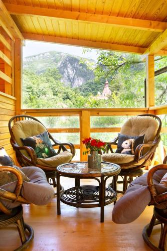 Casa Decebal — 4-Star Luxury Hotel in Baile Herculane, Romania