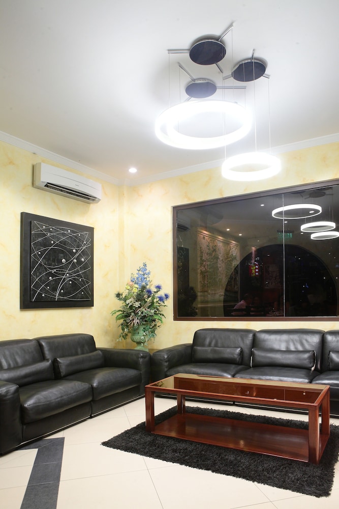 Queens Hotel — Angeles City — photo 4