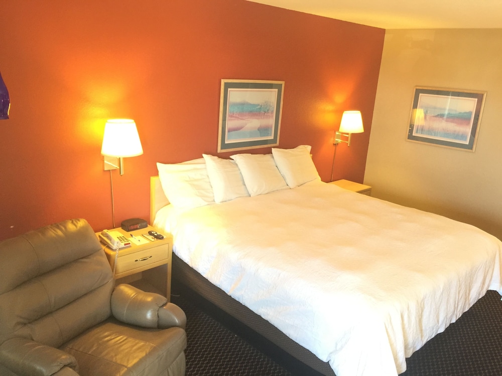 Americas Best Value Inn Garden City - photo 6