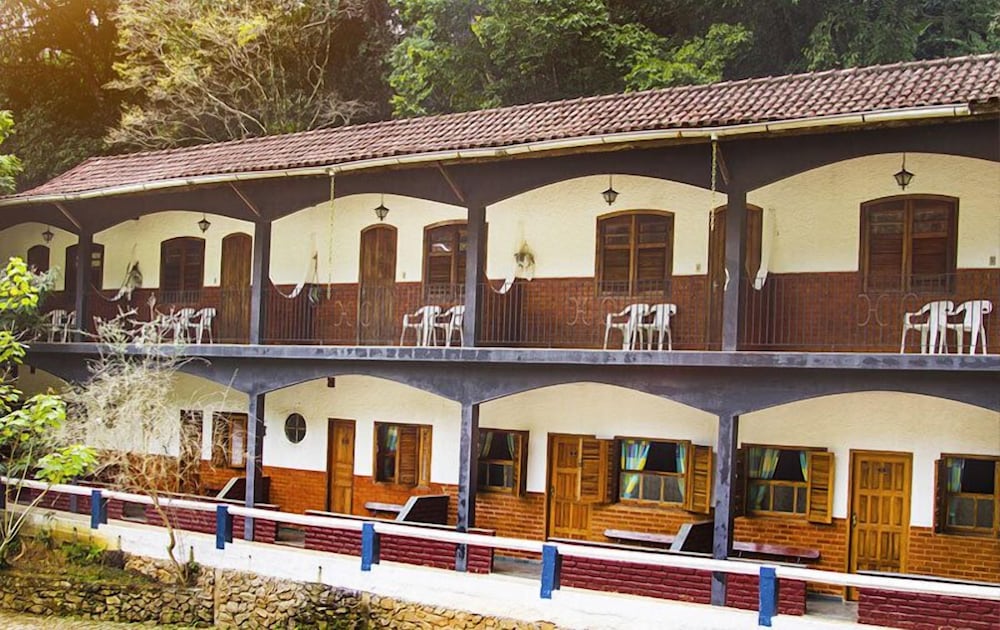 Hotel Fazenda Caluje — hotel in Mendes