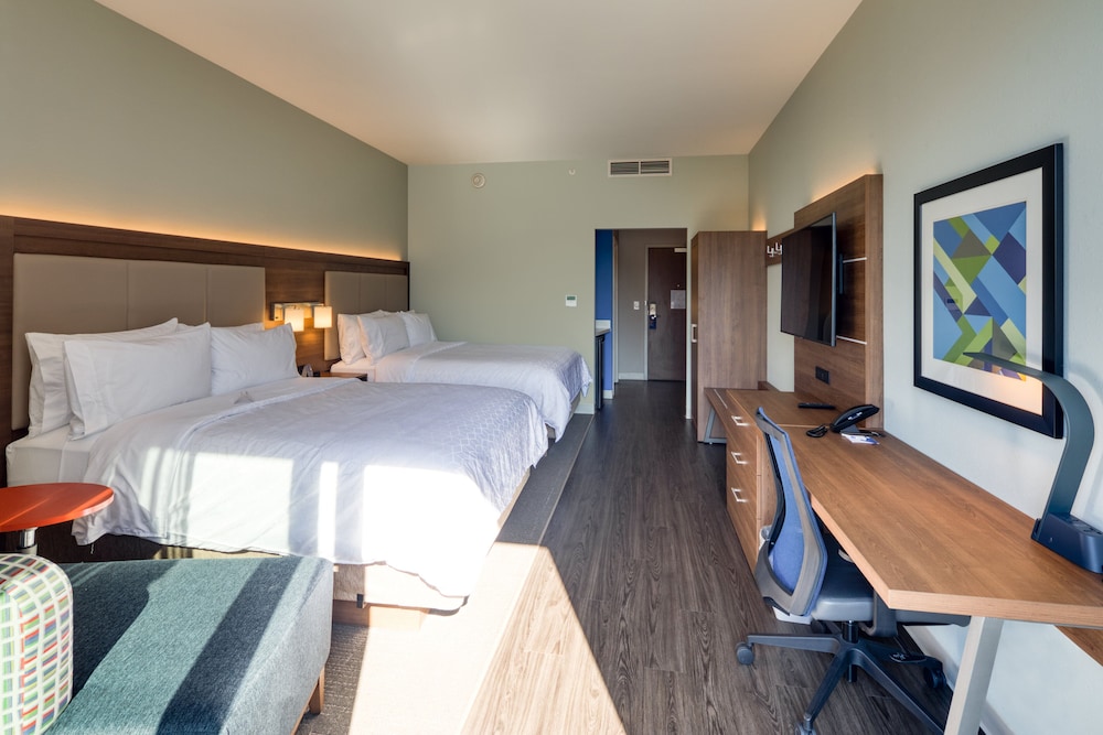 Holiday Inn Express & Suites Charlotte South End by IHG - photo 42