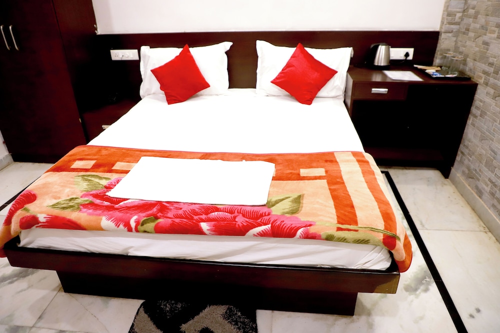 Hotel River View — hotel in Khagaria