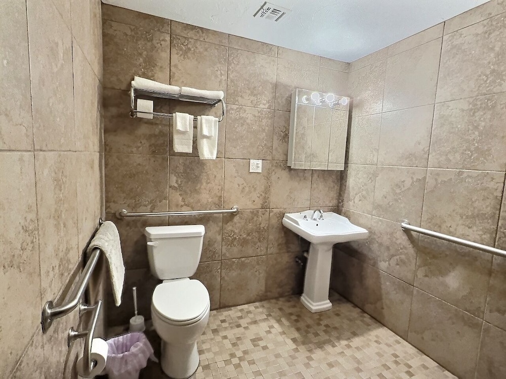 The Oasis Extended Stay — Cushing — photo 2