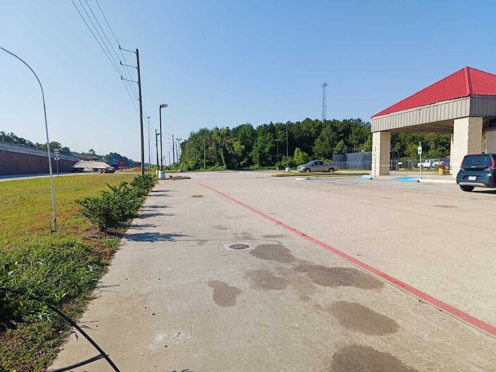 Champion Inn Motel By OYO Hwy 59 Shepherd - photo 36