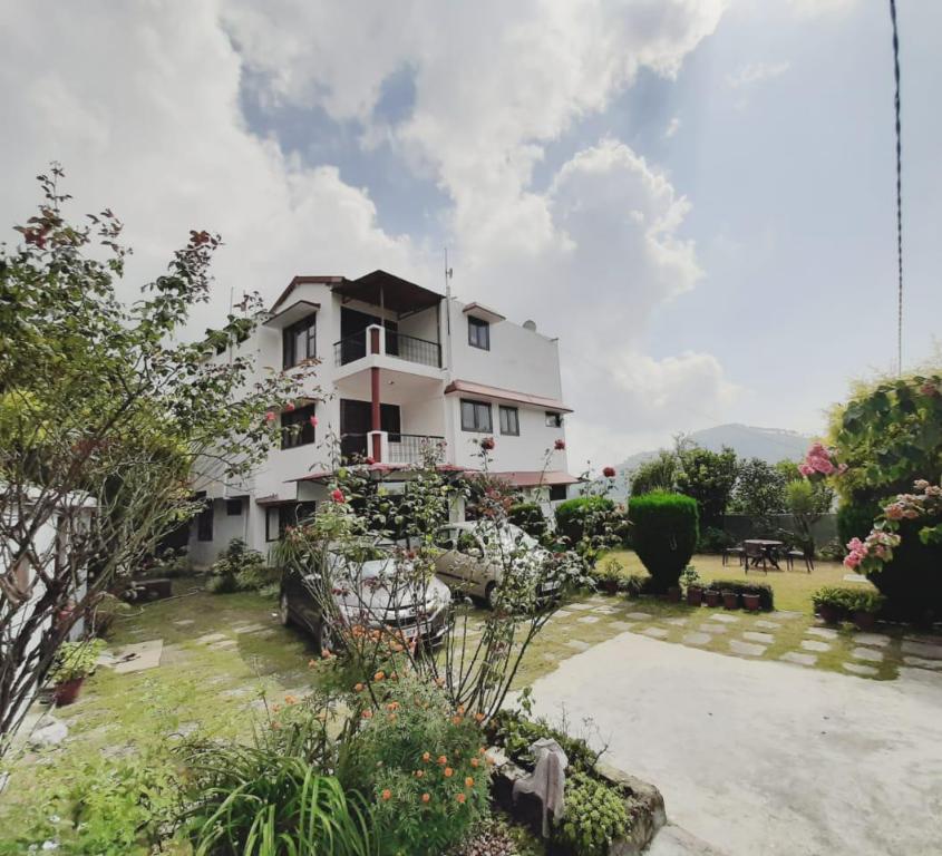 Dev Cottage and Homestay — 4-Star Luxury Hotel in Naini Tal, India